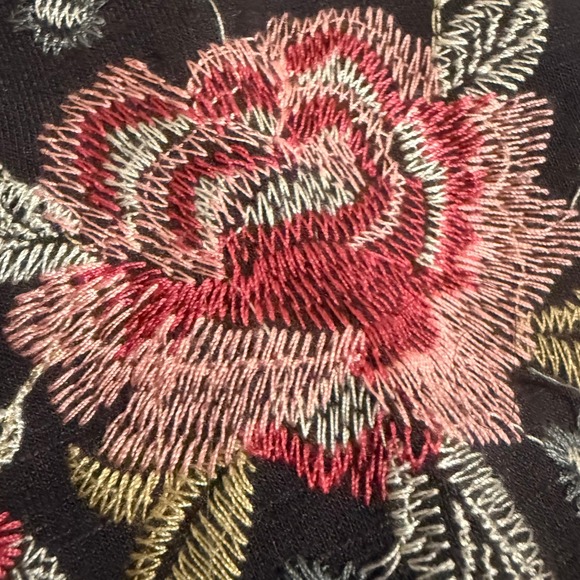 Knox Rose Women Embroidered Floral Crewneck Sweatshirt Black Small Boho Pullover - Picture 4 of 12